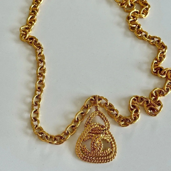 CHANEL Necklace - Picture 3 of 7